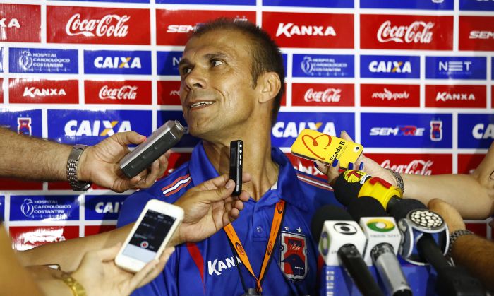 Milton Mendes segue com apoio da diretoria do Paraná | Marco André Lima / Tribuna do Paraná