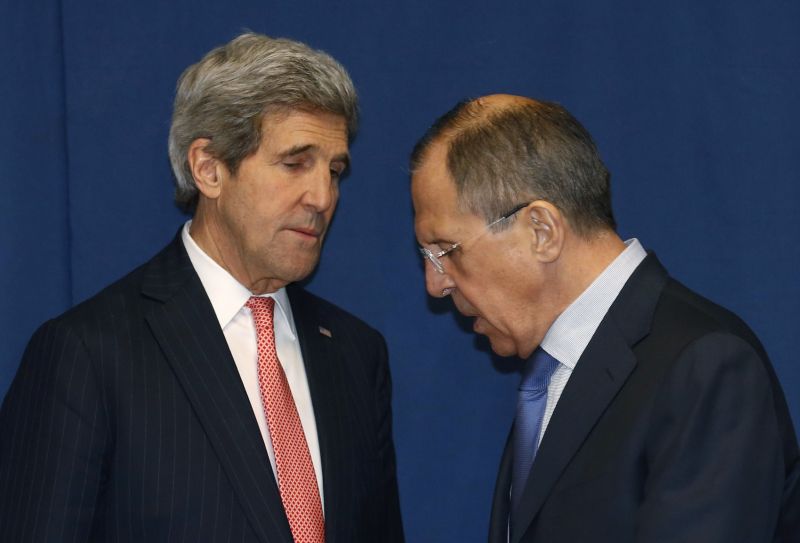 O secretário de Estado americano, John Kerry, e o ministro das Relações Exteriores da Rússia, Serguei Lavrov | REUTERS/Kevin Lamarqu