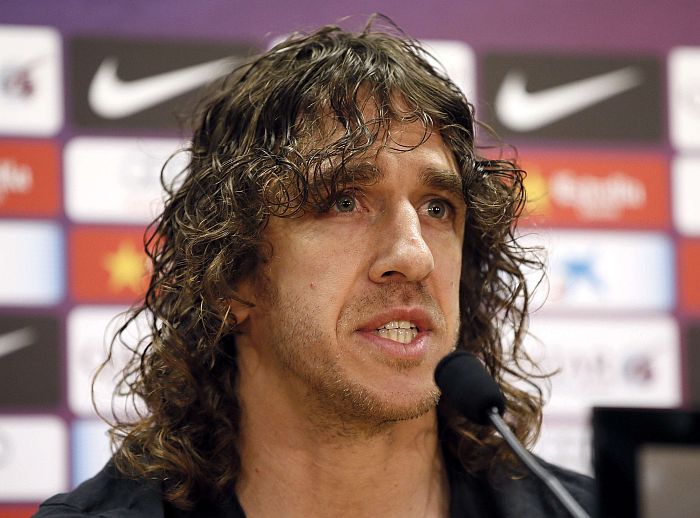 Ex-zagueiro Puyol anunciou sua saída do Barcelona logo depois da demissão do diretor de futebol Zubizarreta, de quem era auxiliar. | Gustau Nacarino / Reuters