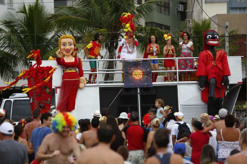 Garibaldis e Sacis desceram a Serra do Mar para animar o carnaval do Litoral | Jonathan Campos / Agência de Notícias Gazeta do Povo