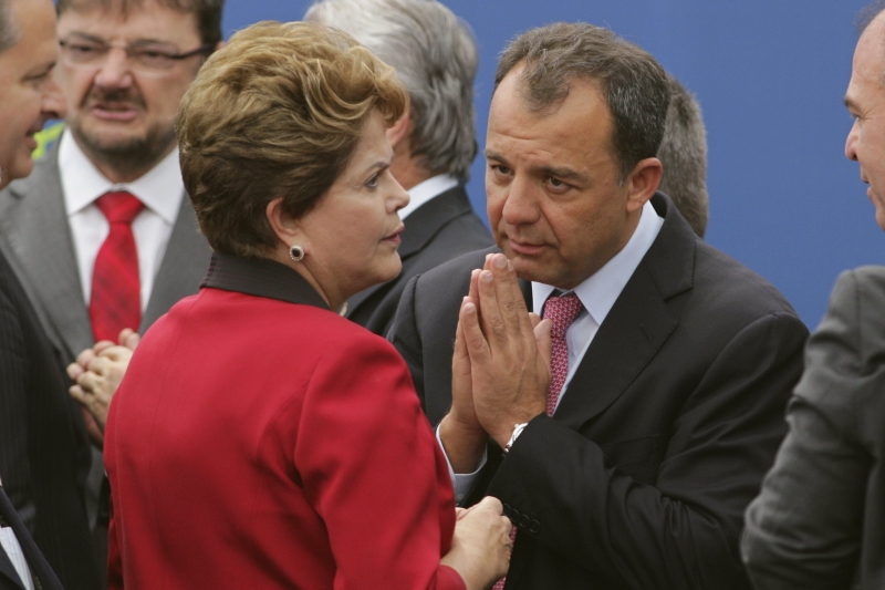 Sérgio Cabral com Dilma: peemedebista tenta fazer o PT desistir de candidatura própria ao governo do Rio | Ueslei Marcelino/ Reuters
