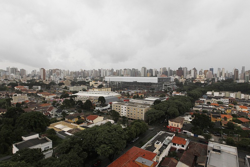 Transferência de R$ 1,5 milhão para tentativa de contratação do lateral-direito Léo saiu direto da conta da CAP S/A, o que será alvo de investigação do MP-PR | Antônio More / Gazeta do Povo