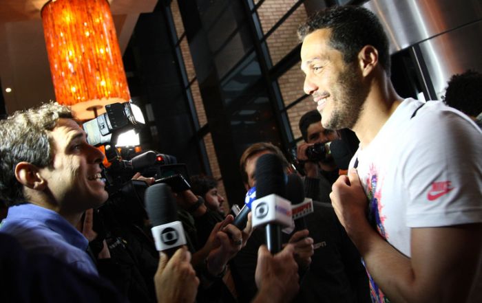 Julio Cesar na chegada para o amistoso com a África do Sul: goleiro diz estar satisfeito no Toronto FC | Mowa Press