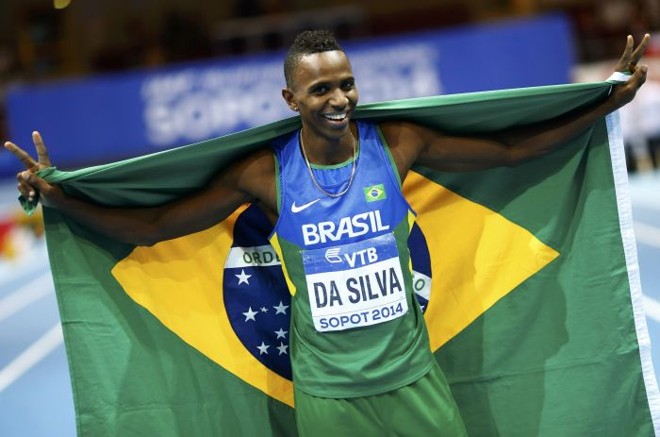 Mauro Vinicius da Silva, o Duda, comemora o segundo ouro em Mundiais indoor de atletismo | Kai Pfaffenbach / Reuters
