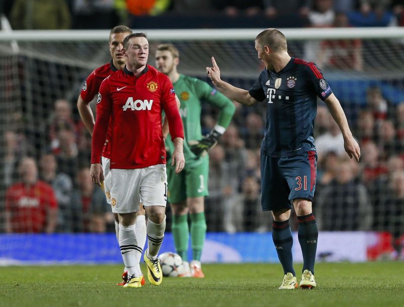 Schweinsteiger discute com Wayne Rooney após ser expulso | Reuters