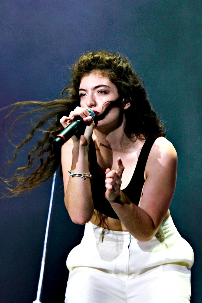 Lorde: só 17 anos |