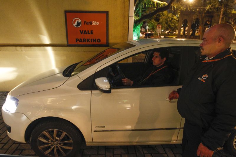 Será exigido seguro dos carros por parte dos valets | Hugo Harada/ Gazeta do Povo