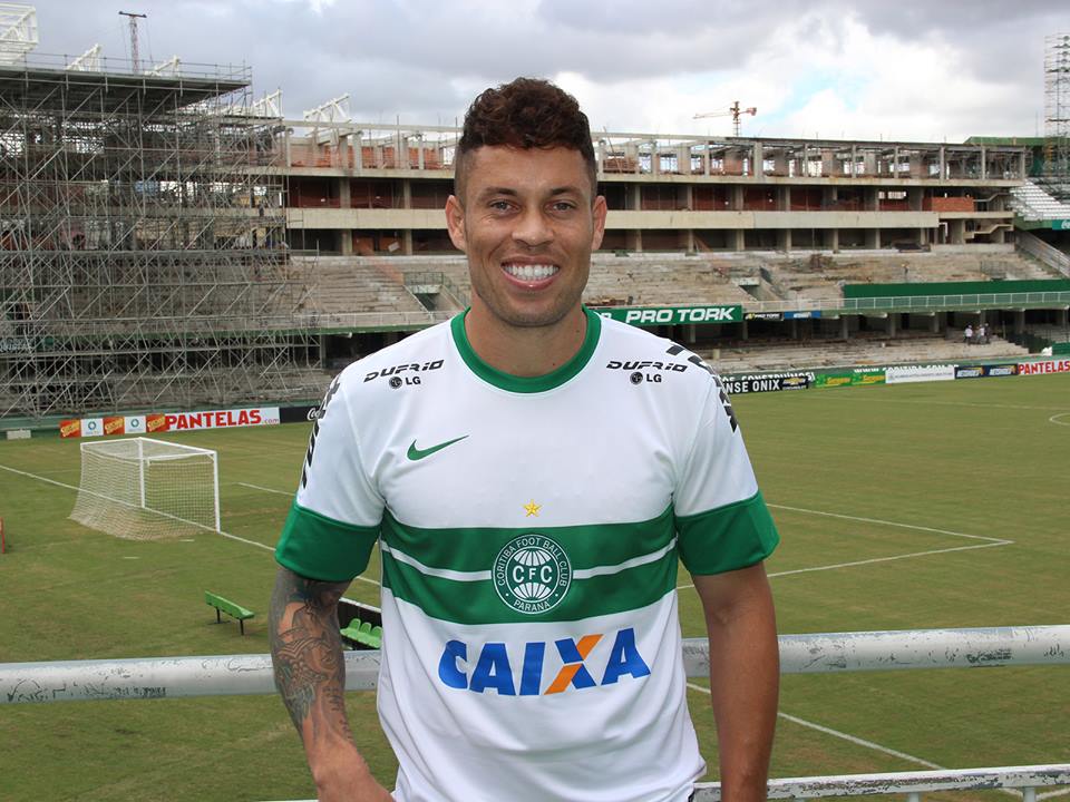 Baraka vestiu pela primeira vez a camisa do Coritiba nesta terça-feira | Coritiba Foot Ball Club