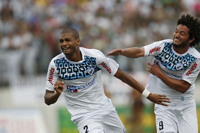 Maicon Silva e Arthur comemoram gol londrinense | 