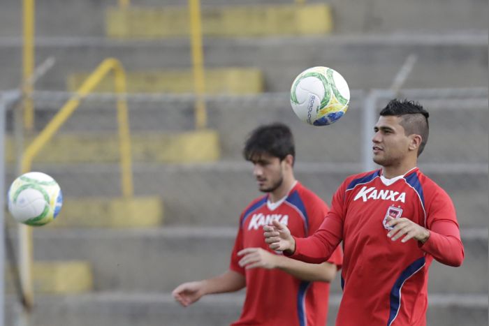 Após 12 jogos, um gol e quatro assistências no Paraná, Paulinho foi para o futebol árabe | Felipe Rosa / Tribuna do Paraná
