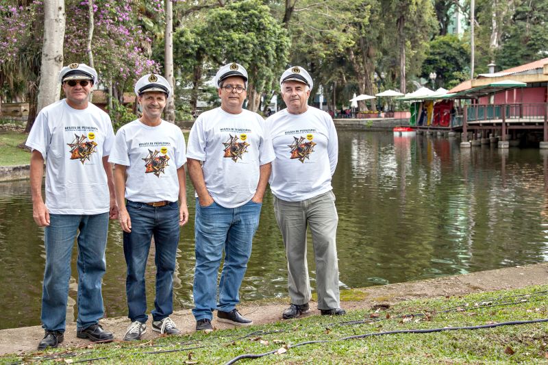 O jornalista e escritor Dante Mendonça (segundo, da direita para a esquerda) e os outros capitães do pedal | Fernando Zequinão