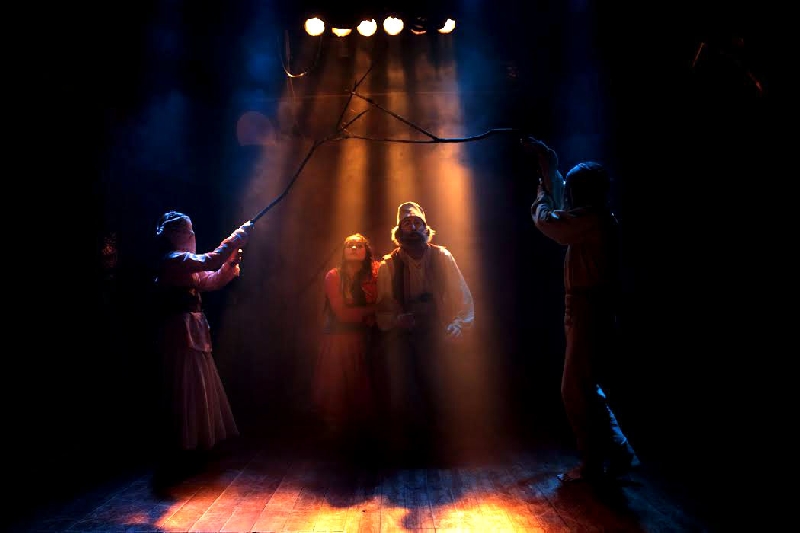 Atores recorrem à mímica para incitar imaginação | Chico Nogueira/Divulgação