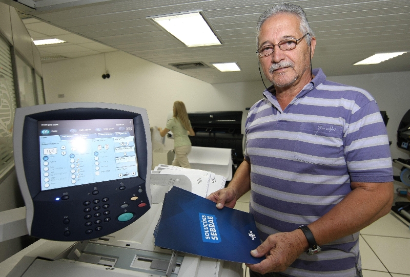 Lúcio Novaki, da Copycity começou a participar de licitações ainda no início do negócio, há 23 anos | Aniele Nascimento/ Gazeta do Povo