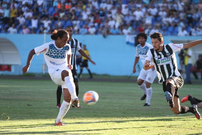 Celsinho incomodou a zaga do Maringá durante toda a partida | 