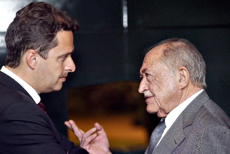 Eduardo Campos com o avô Miguel Arraes: família teve cinco mandatos em Pernambuco | Gustavo Miranda/AG