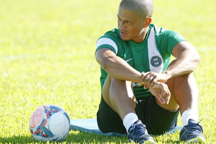 Alex recupera-se de uma lesão na panturrilha e está na última semana de tratamento no Coritiba | Antônio More/ Gazeta do Povo