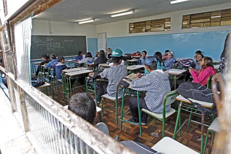 Colégio Guilherme Pereira Neto: aula mesmo com greve | Albari Rosa/ Gazeta do Povo