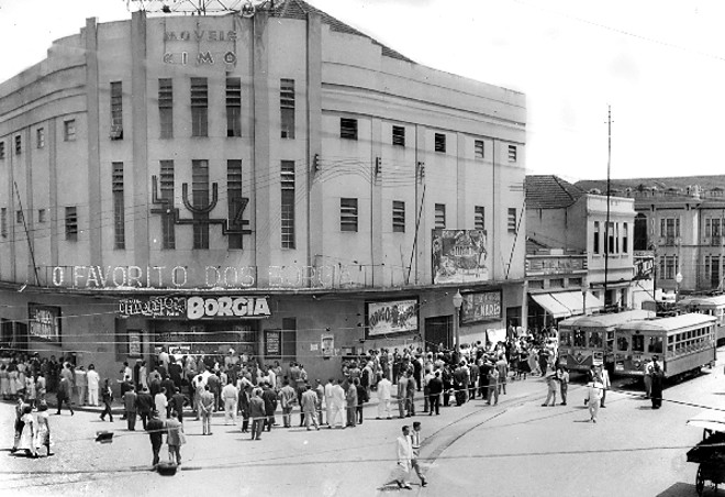 O Cine Luz, na Praça Zacarias, era um dos mais frequentados aos sábados à noite, assim como nas matinês de domingo |