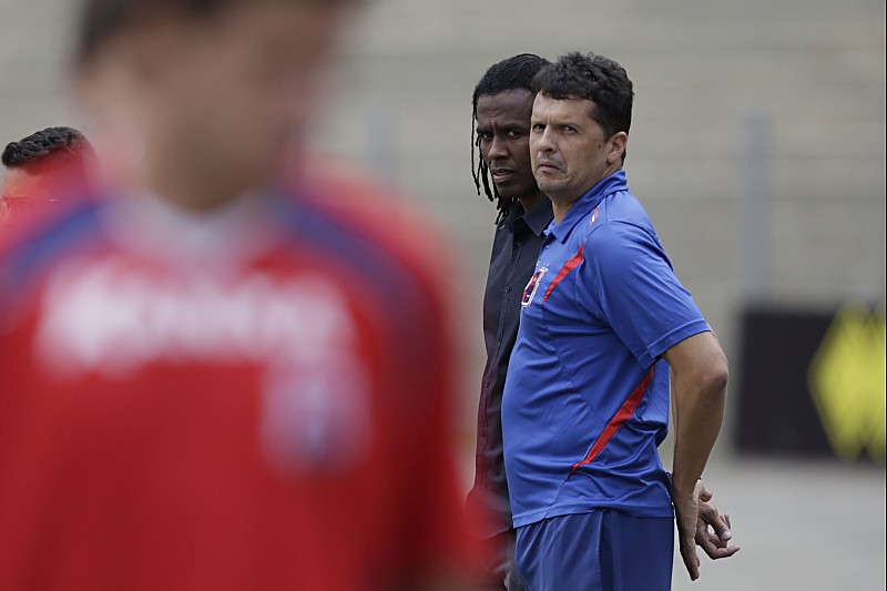 Roque Júnior afirma que Paraná irá dar reposição ao técnico Claudinei Oliveira | Felipe Rosa/ Tribuna do Paraná