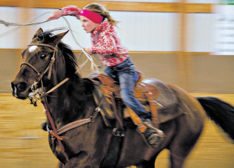 Competições em fazendas introduzem crianças ao rodeio | kc mcginnis