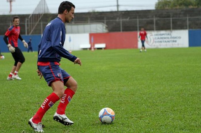 Zagueiro Gustavo retorna ao Paraná após sete anos | divulgação paraná