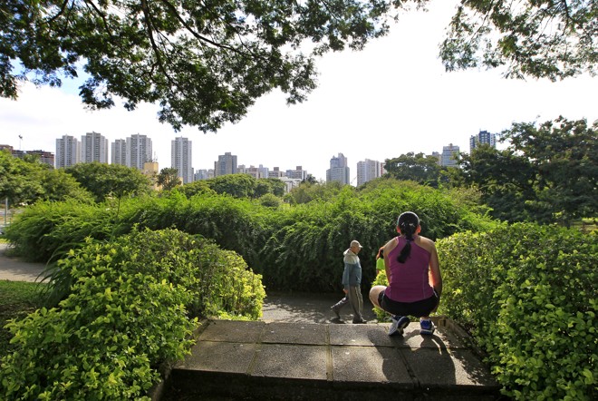 Além de visitantes, praticantes de esportes também passaram pelo parque na manhã desta sexta (18) |