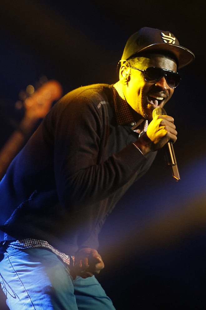 Seu Jorge cantou grandes sucessos e repertório do CD Músicas para Churrasco volume 1 | 