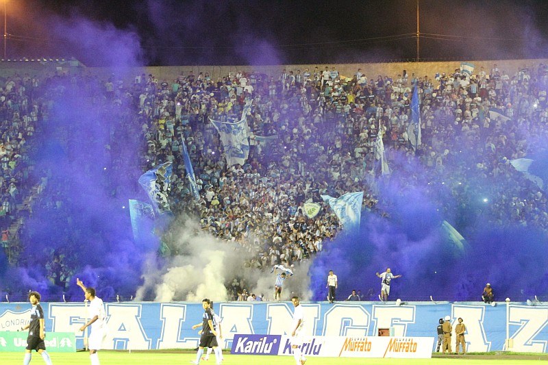 Londrina levou quase 14 mil torcedores à semifinal contra o Atlético no Café | Gilberto Abelha / Jornal de Londrina