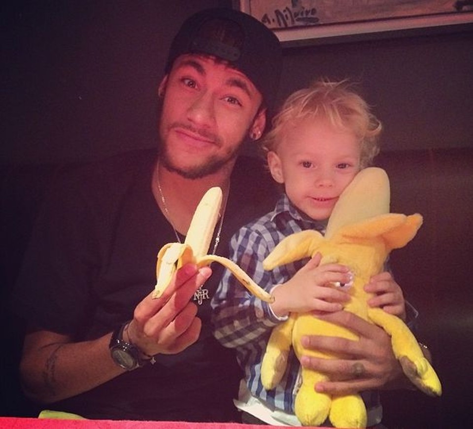 Neymar posou com bananas ao lado do filho | Reprodução Instagram