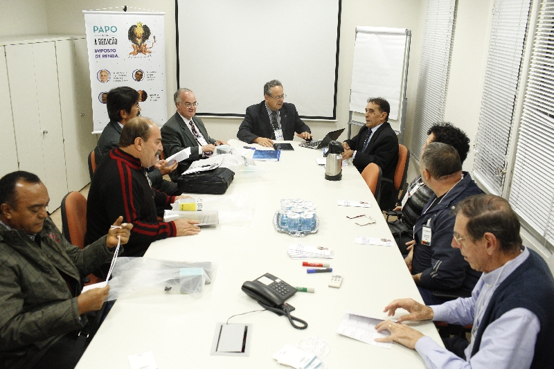 Assinantes tiraram dúvidas sobre a declaração do IR | Brunno Covello/ Gazeta do Povo