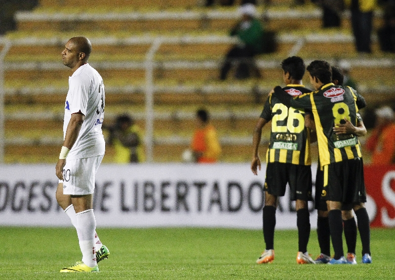 Adriano fez o seu primeiro gol pelo Atlético, insuficiente para evitar a desclassificação | Hugo Harada, enviado especial/ Gazeta do Povo