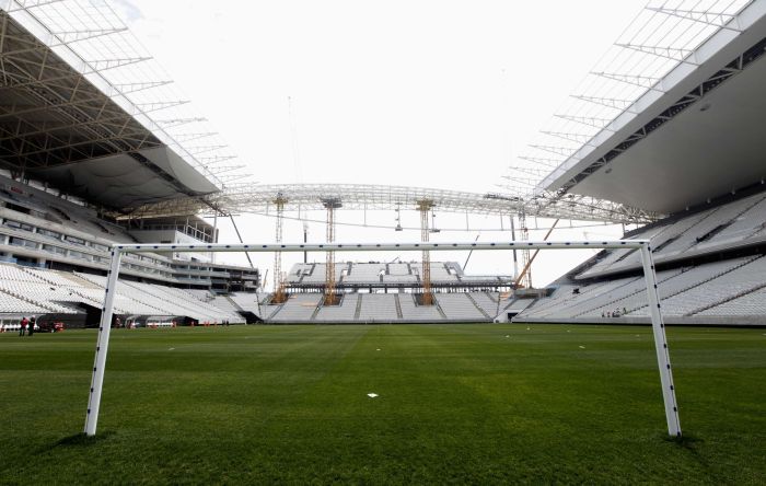 Itaquerão, em São Paulo, é um dos estádios atrasados que ainda não foram vistoriados pela Fifa | Paulo Whitaker / Reuters