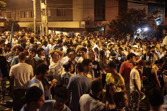 Torcedores do Tubarão foram às ruas de Londrina comemorar o título estadual que não vinha há 22 anos | 