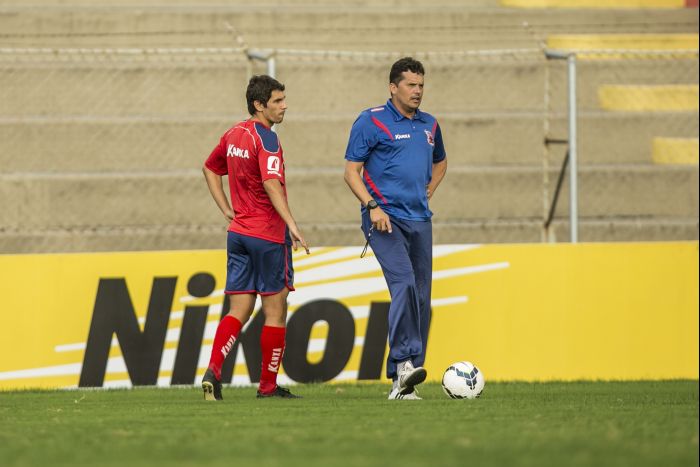 Lucio Flávio ao lado do técnico Claudinei Oliveira: Paraná segue confiante na classificação na Copa do Brasil | Marcelo Andrade / Gazeta do Povo