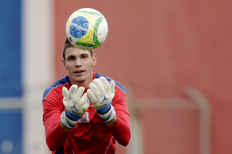 João Ricardo substituiu o veterano Marcos no gol tricolor | Felipe Rosa/Gazeta do Povo