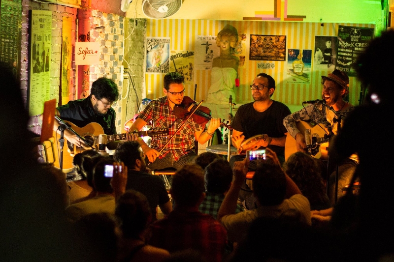 Primeira edição do Sofar Sounds em Curitiba foi aprovada por artistas e público | Karla Keiko/Divulgação