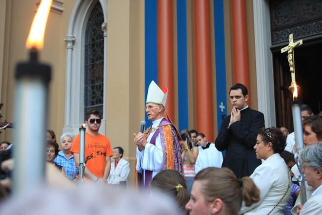 Diversos grupos saíram das igrejas Perpétuo Socorro, Bom Jesus e Nossa Senhora de Guadalupe e se encontraram na Catedral |