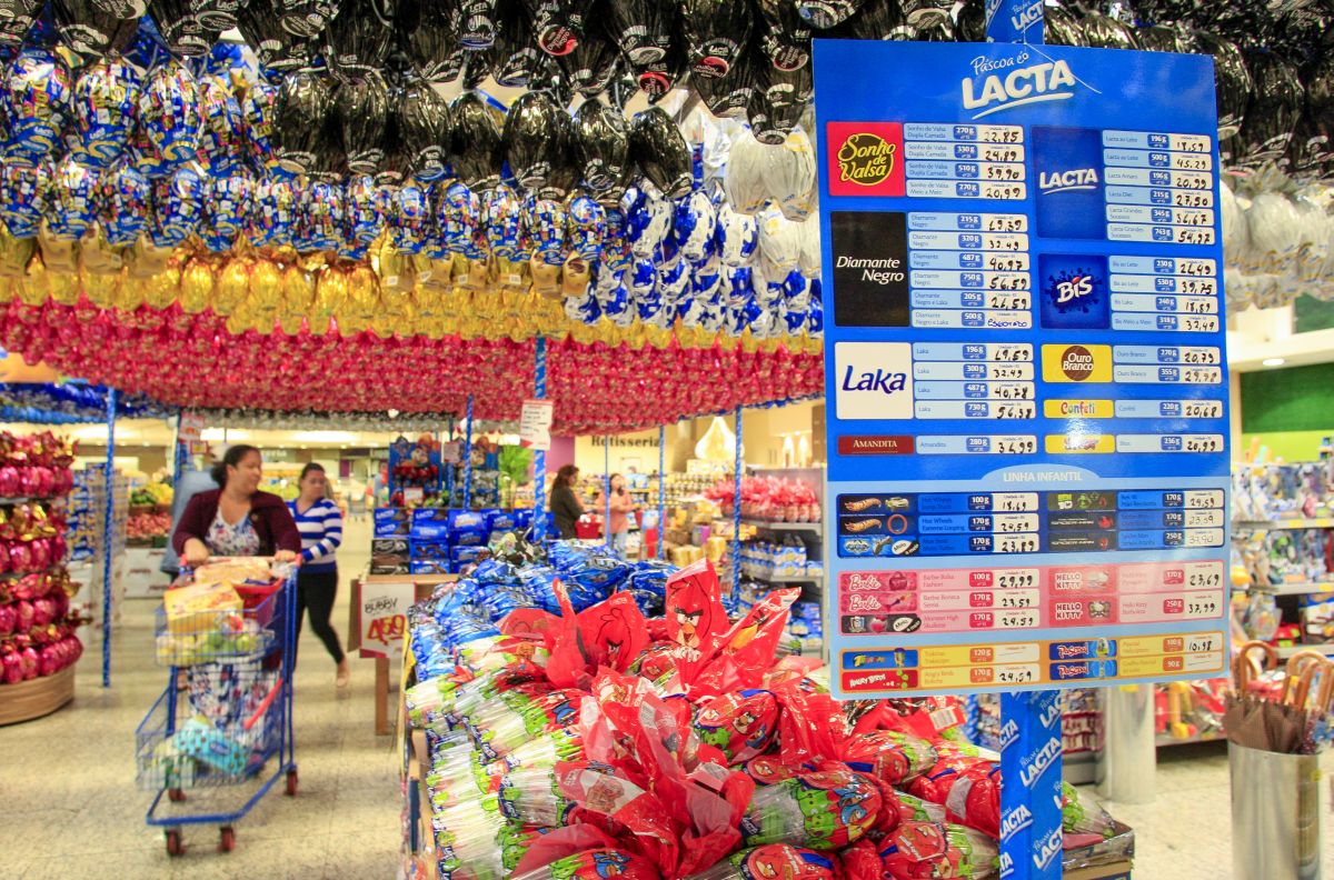 Em relação ao chocolate, fique atento à quantidade de cacau e aos demais ingredientes usados na composição do produto | Hugo Harada/Agência de Notícias Gazeta do Povo