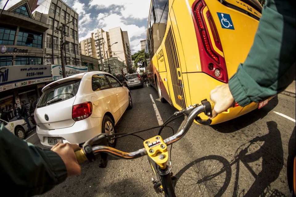 Em todo o estado, mais de 285 acidentes envolvendo ciclistas ocorrem por mês | Marcelo Andrade/ Gazeta do Povo