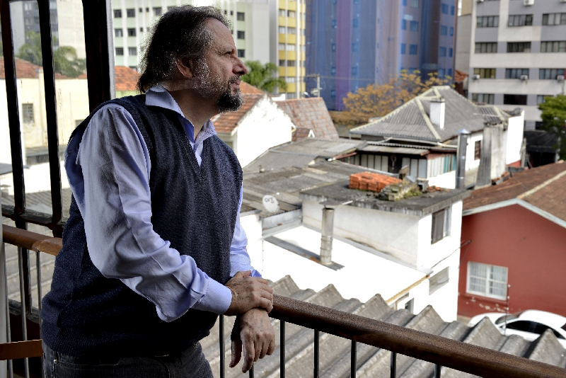 Depois do fenômeno O Filho Eterno, o catarinense radicado em Curitiba sugere que O Professor é o seu melhor livro | Henry Milléo/Gazeta do Povo