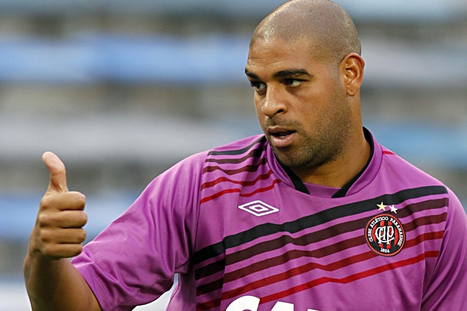 Confirmado para enfrentar o Londrina nesta noite, o atacante Adriano Imperador planeja disputar a final do Estadual contra o Maringá | Albari Rosa/ Gazeta do Povo