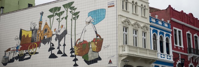 Painel de azulejos na Travessa Nestor de Castro |