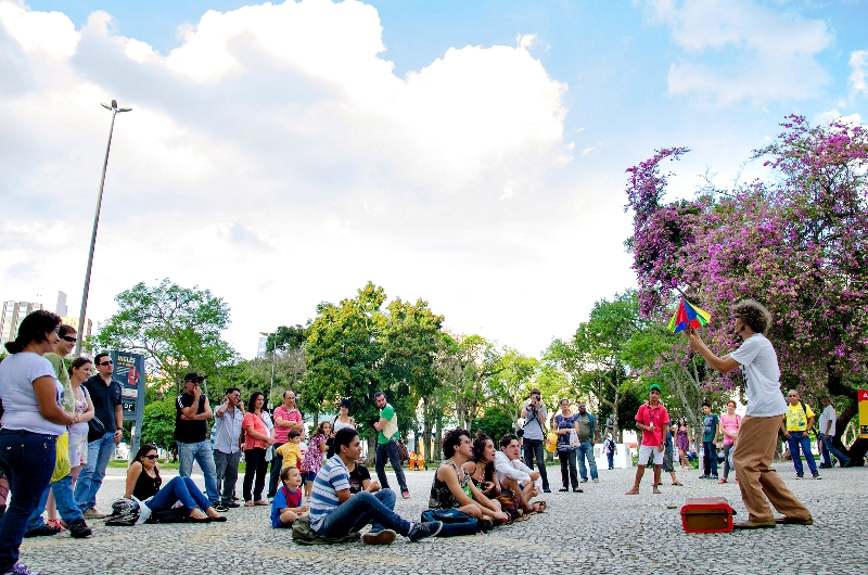 Inquilíbrio foi um dos 56 espetáculos a ocupar as ruas da cidade: intenção é ampliar ainda mais as opções gratuitas e ao ar livre | Ester Gehlen/Divulgação