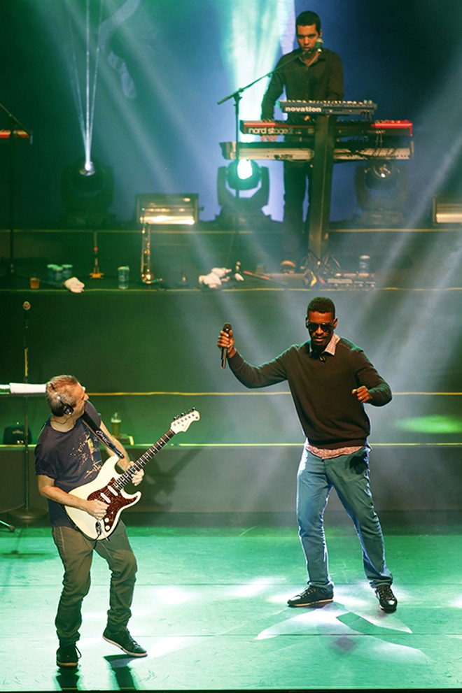 Além das baladas dançantes, Seu Jorge cantou as românticas | 