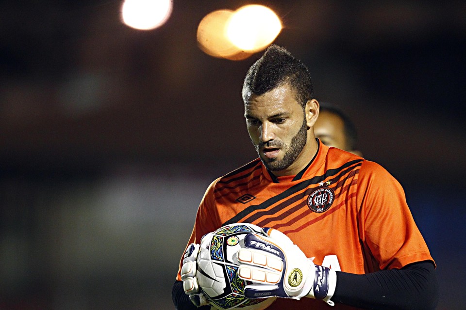 Weverton pode reaparecer como titular do Atlético contra o Cruzeiro | Albari Rosa/Gazeta do Povo
