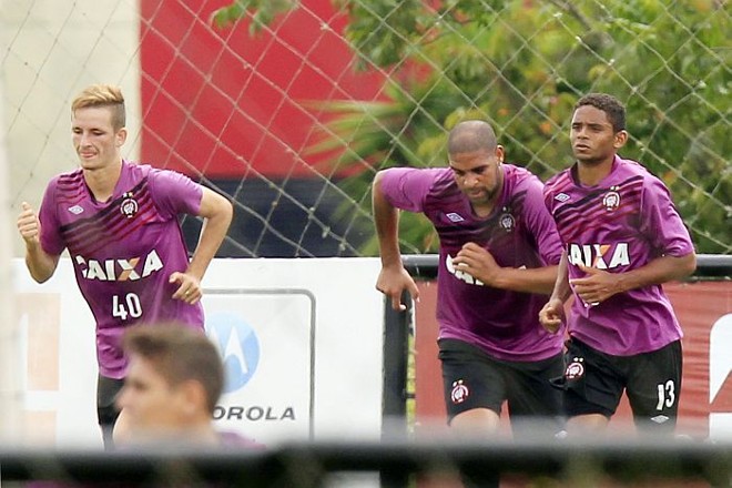 4 mar - atacante treina durante todo o carnaval em Curitiba |
