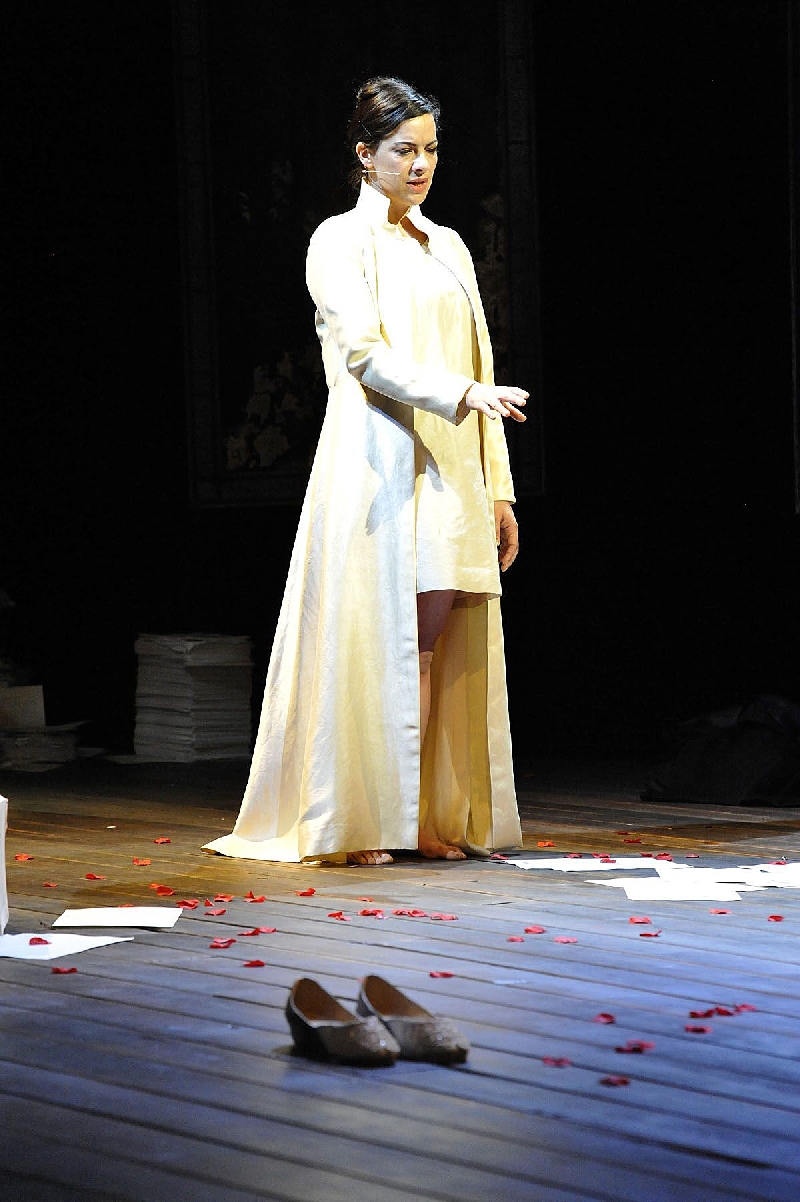 Camille O´Sullivan interpreta personagens da peça | Keith Pattison/Divulgação