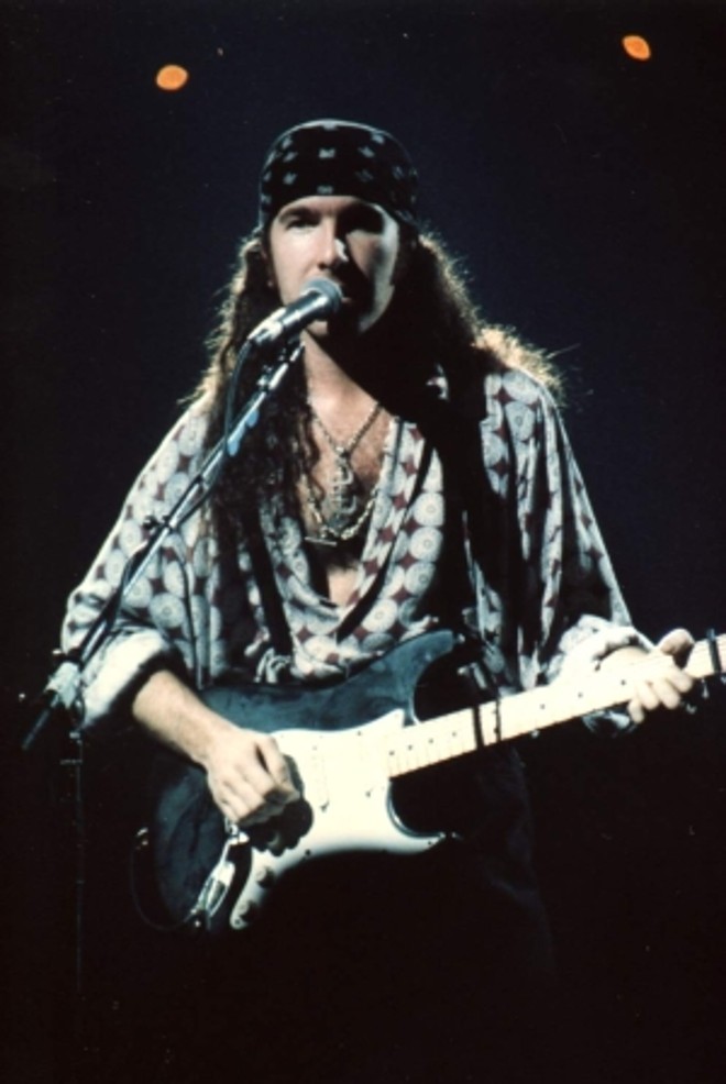 The Edge, do U2, nos anos 1980: coleção de Stratos |