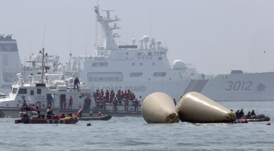 Buscas por desaparecidos na Coreia do Sul | REUTERS/Yonhap