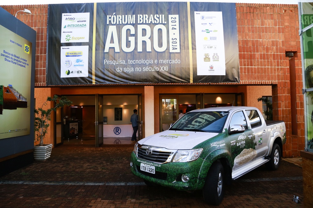 Equipe da Expedição Safra Gazeta do Povo acompanha todas as discussões que abrem a programação da ExpoLondrina. Lineu Filho / Tribuna do Paraná |